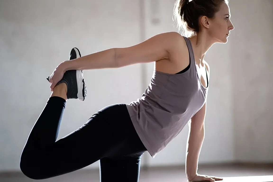 prevenir contractura rodilla calentamiento estiramiento